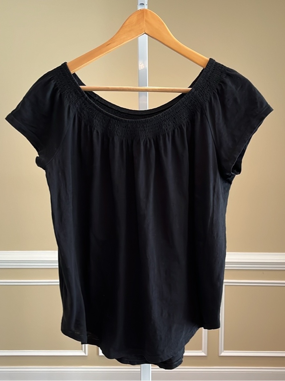Loft Outlet Black Short Sleeve 100% Cotton Tee Shirt Size Small
